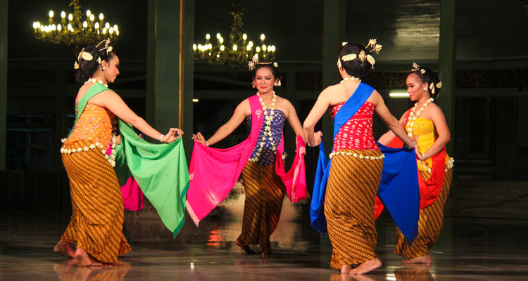 bali dancers